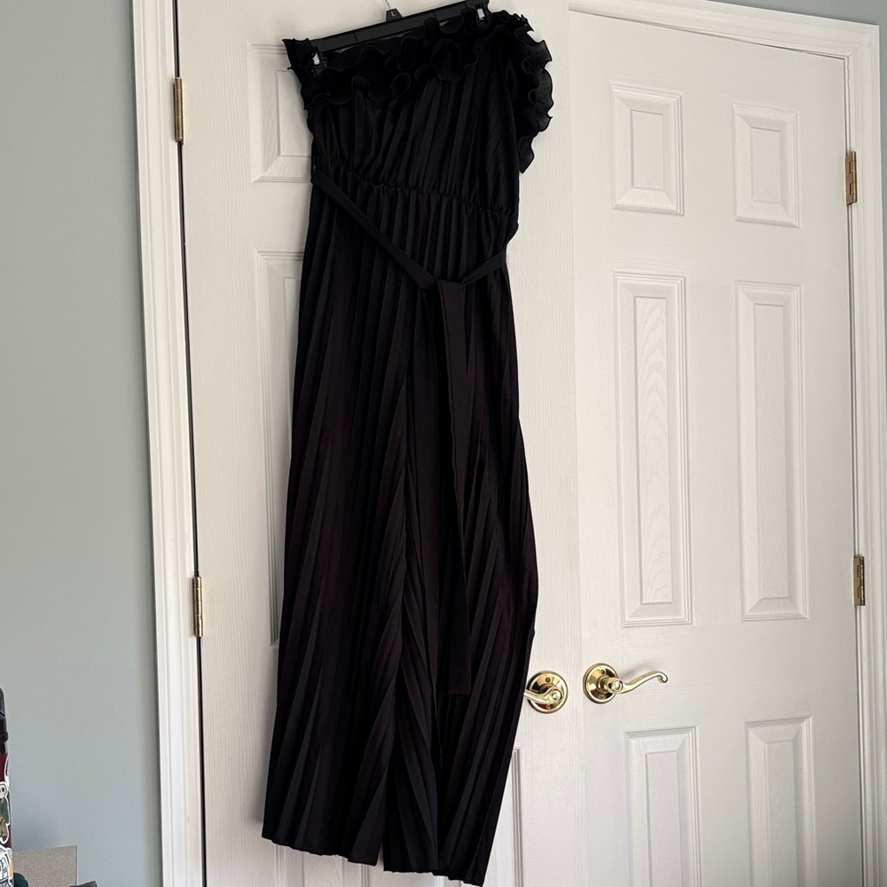 Elegant Black Off-Shoulder jumpsuit